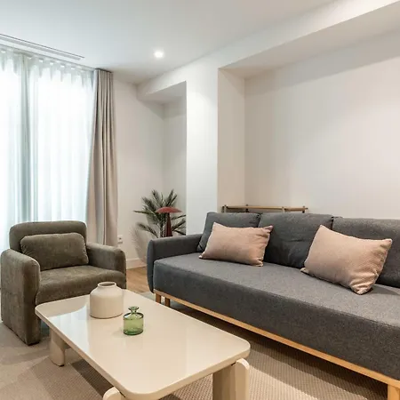 Apartament Cauce 4 *