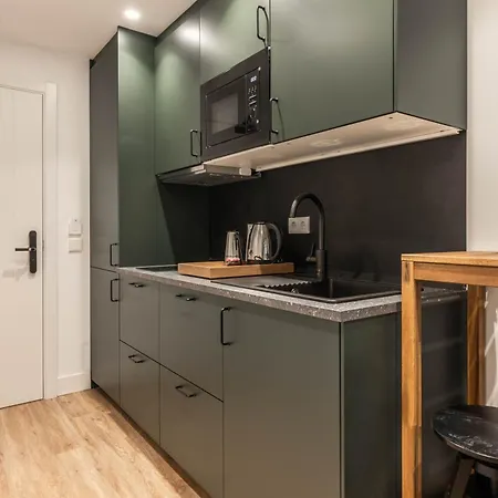 Apartament Cauce 4 *
